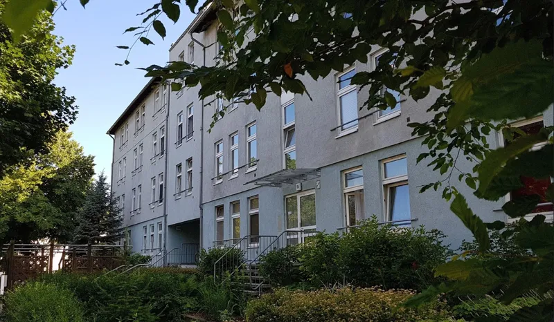 Moderne 1-Zimmer-Wohnung mit neuer Einbauküche (2024) - ruhig im Grünen, 2 S-Bahnhöfe fußläufig — photo 1